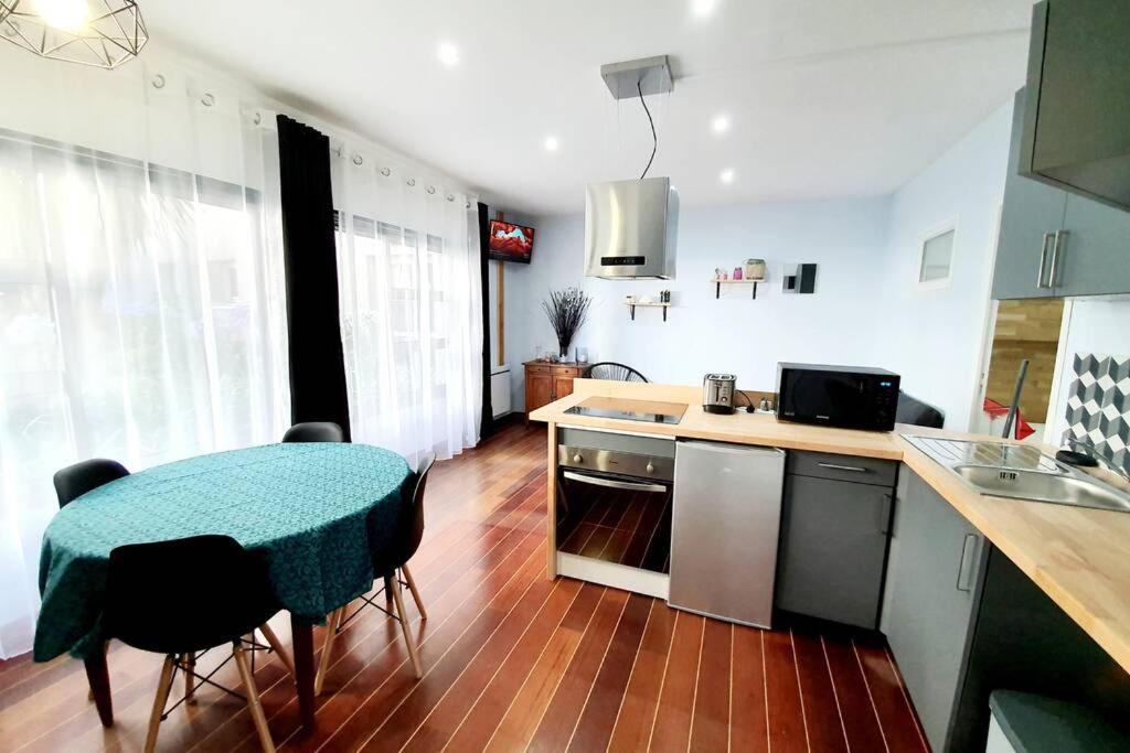 Appartement Lumineux Tout Confort De 33M2 Au Centre De Vannes Bagian luar foto